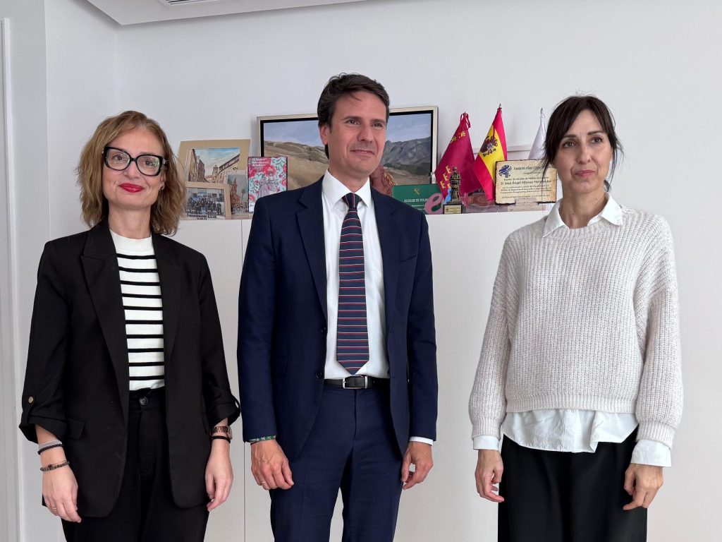 Cultura Molina Recepción a Eva Libertad, directora de película 'Sorda' Foto2